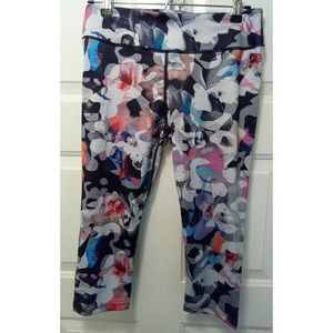 Sho Active Women’s 3/4 Leggings Size Med Multicolor Flower Pattern